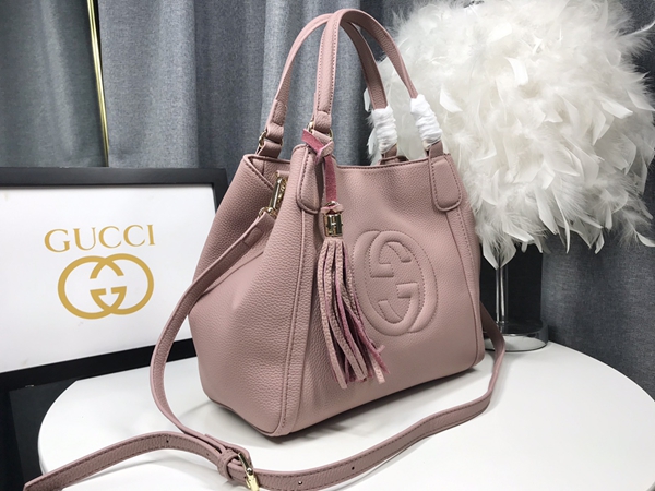 激安グッチバッグコピー背面デザイン
